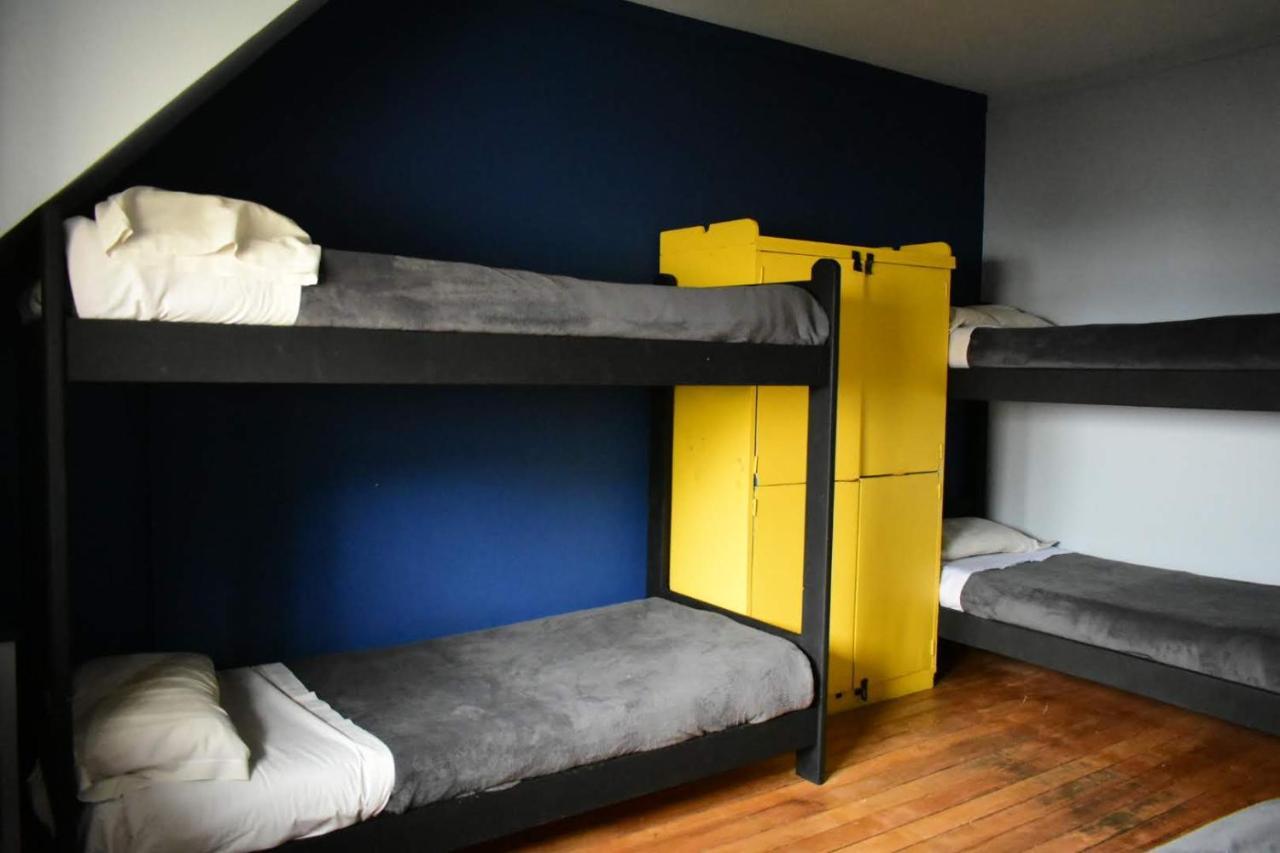 Cinerama Hostel *