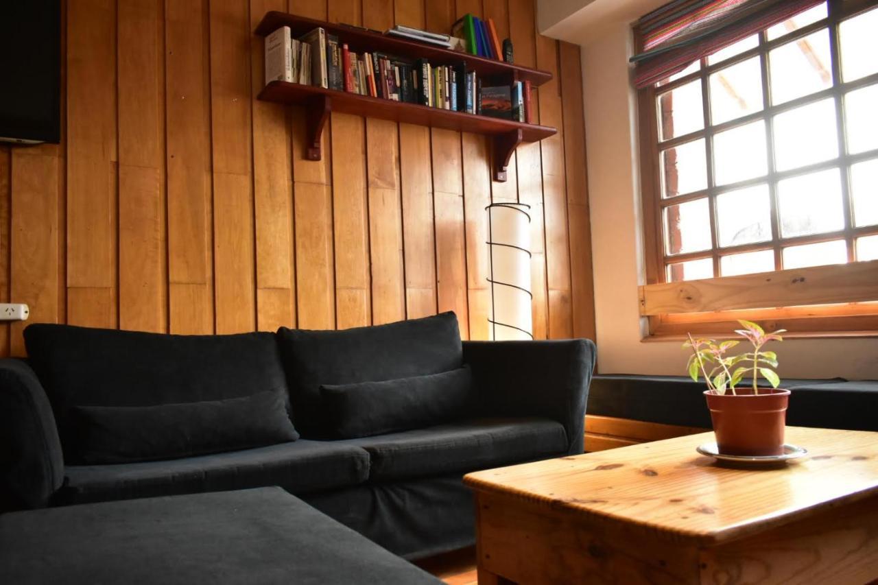 Cinerama Hostel *