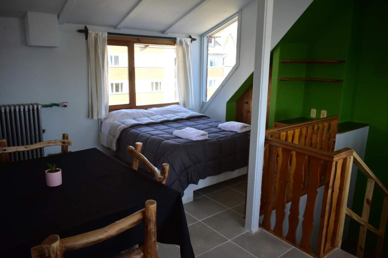 Cinerama Hostel *